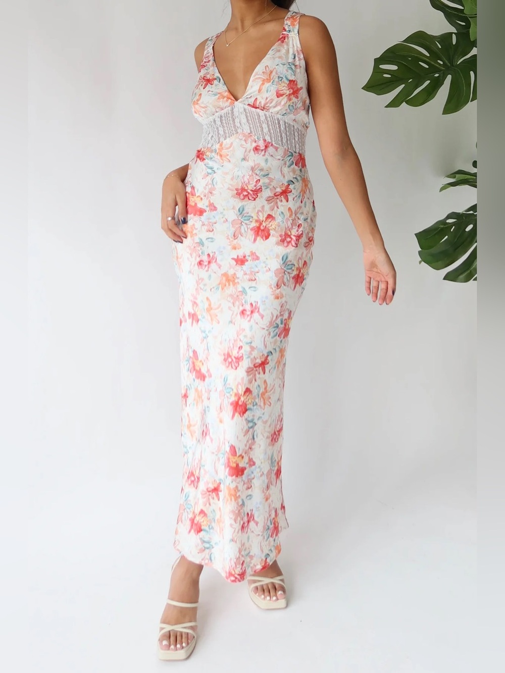 Grey bandit Floral V-Neck Maxi Dress in Coral & Blue size large